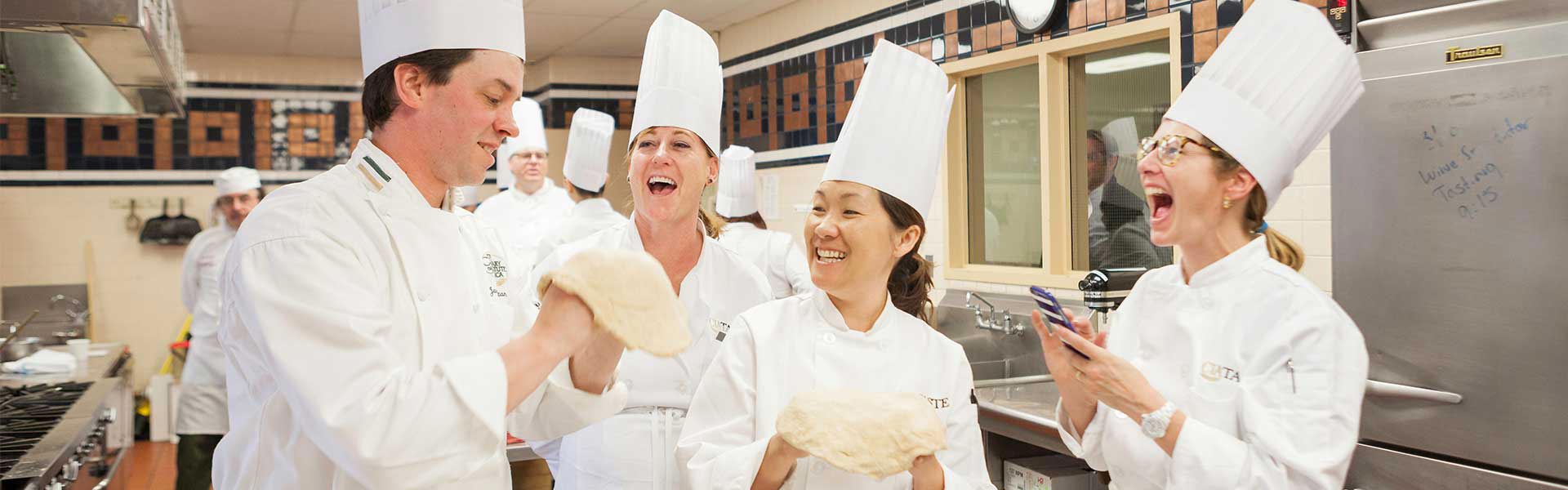 making pasta in a foodie class