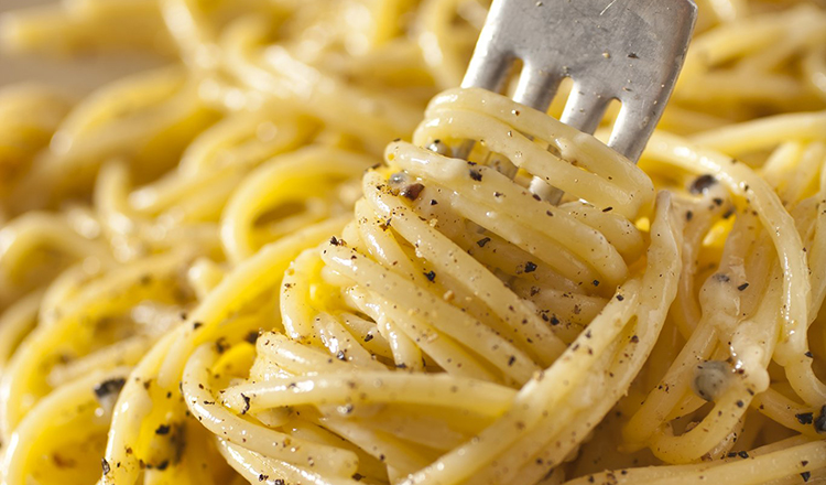 Spaghetti Cacio e Pepe (Spaghetti With Pecorino Romano & Fresh Cracked Pepper)