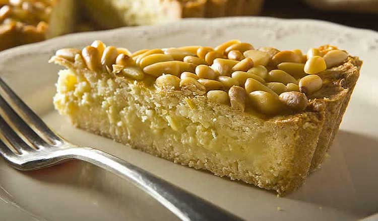 Torta della nonna con pignoli