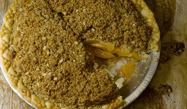 Peach Crumb Pie