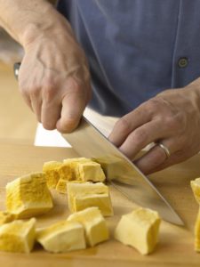 Cut or break cooled sponge candy into pieces.