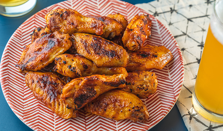 Grilled Honey-Sriracha Chicken Wings