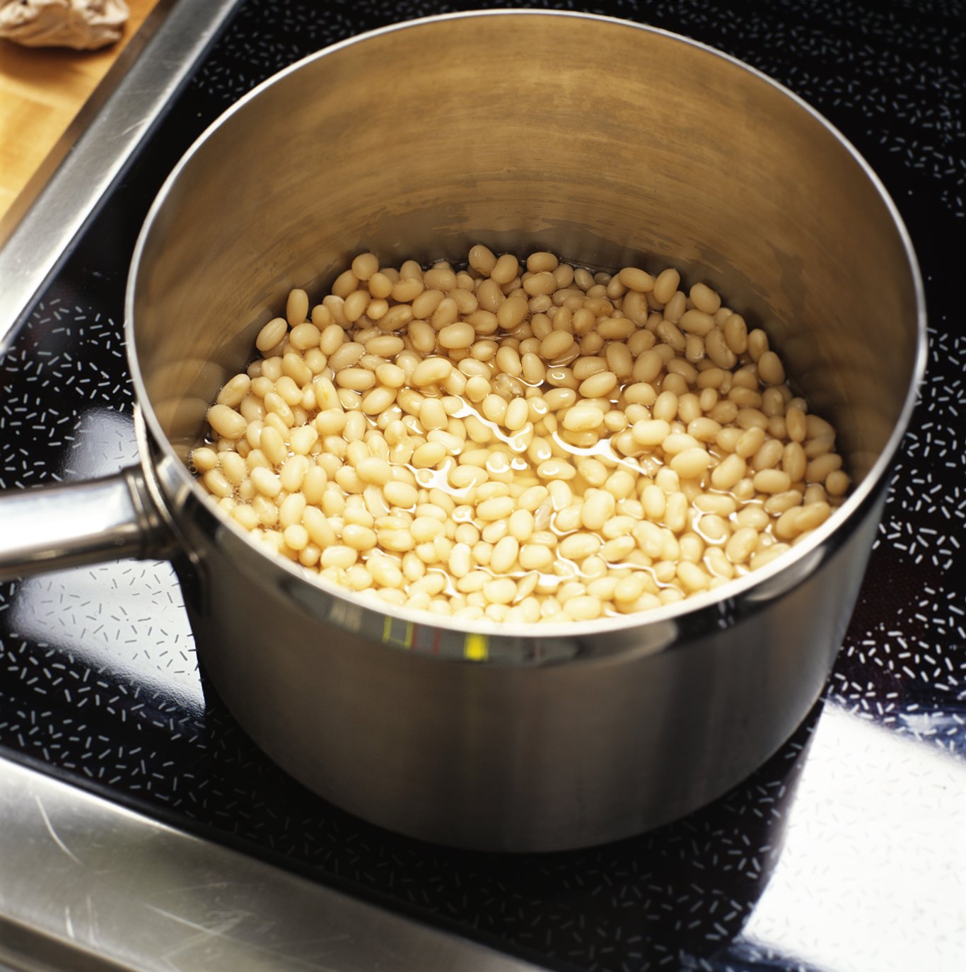 Quick-soaking the beans for soup.