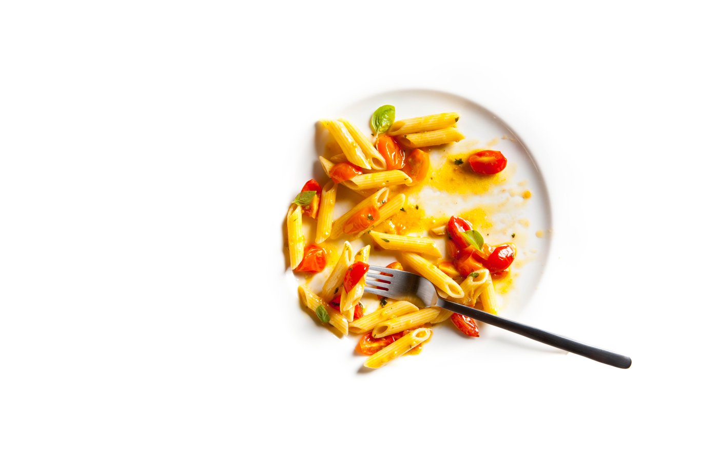 Penne with fresh cherry tomatoes and basil