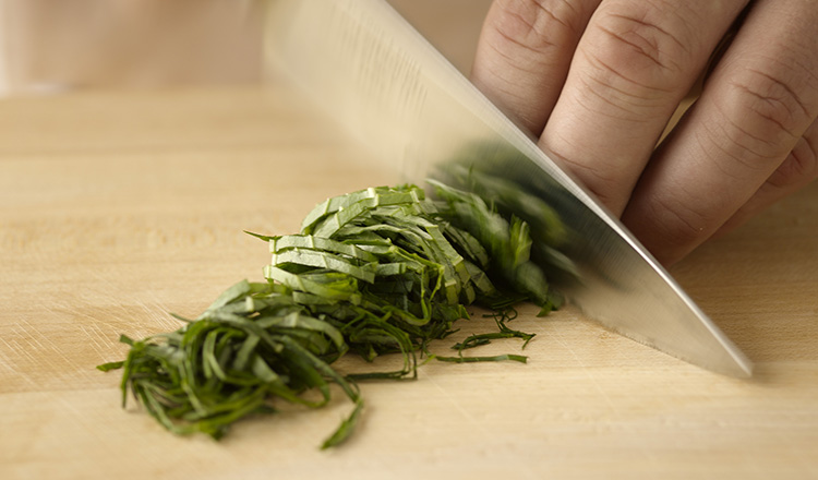 How to Thinly Slice Onions With a Vegetable Peeler