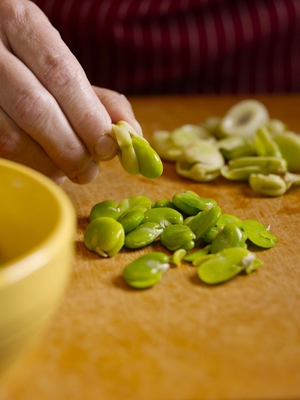 Shelling fava beans