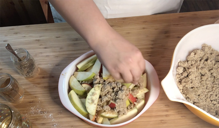 Making an apple crumble