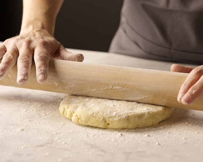 Rolling pie dough