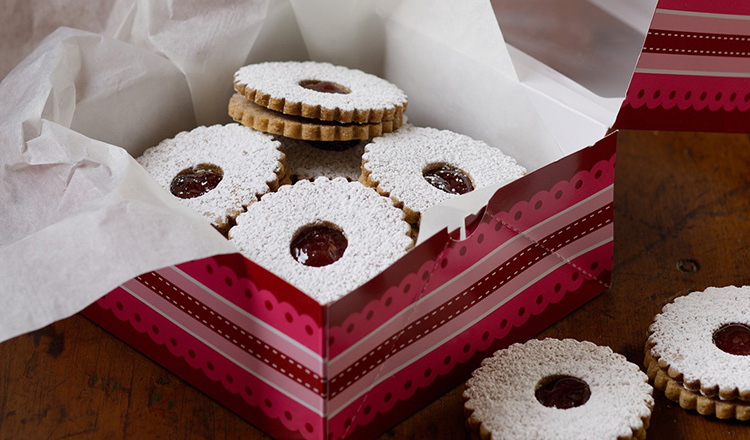 Boxing cookies for the holidays