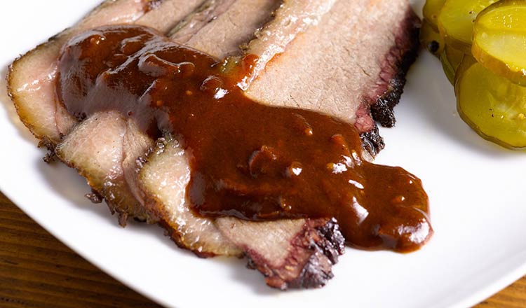 Roasted meat with classic barbecue sauce
