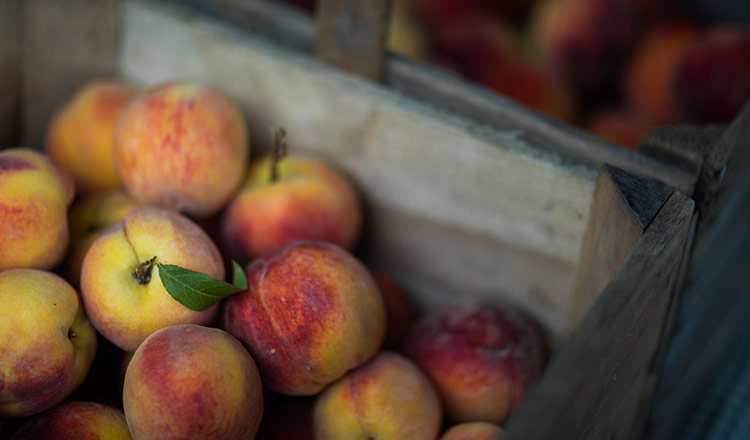 Peaches at the market