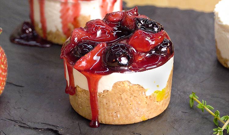 Cheesecake with berries