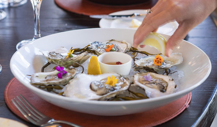 Oysters with Cranberry Mignonette