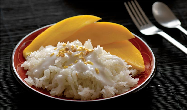 Sticky Rice with Mangoes (Kao Niaw Ma Muang)