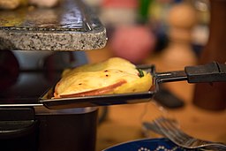 Raclette grill at home