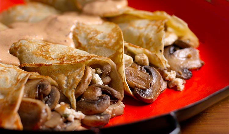 Crêpes with Spicy Mushrooms and Chile Cream Sauce