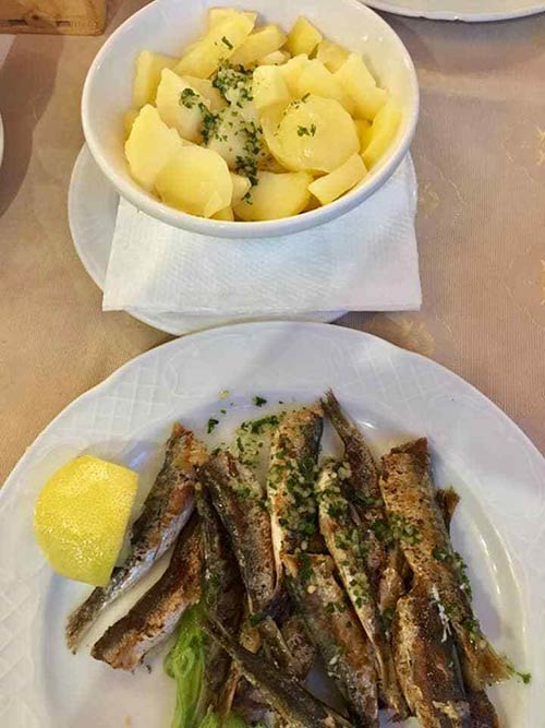 Grilled sardines with trzaska omaka.