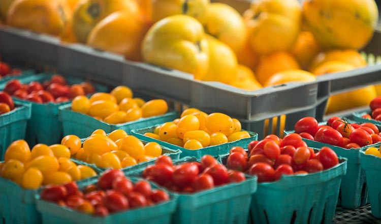 Tomatoes at the farmers' market