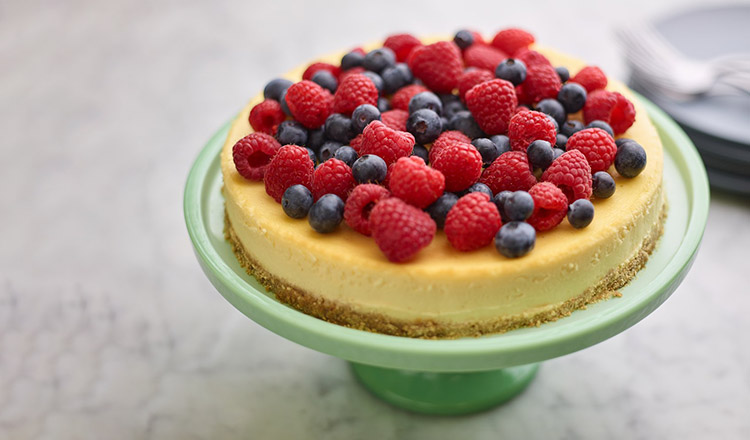 Cheesecake topped with berries