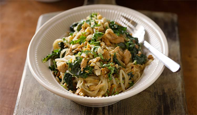 Daikon Spaghetti with Chicken and Tahini Soy Dressing