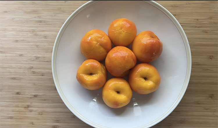 Peeled peaches